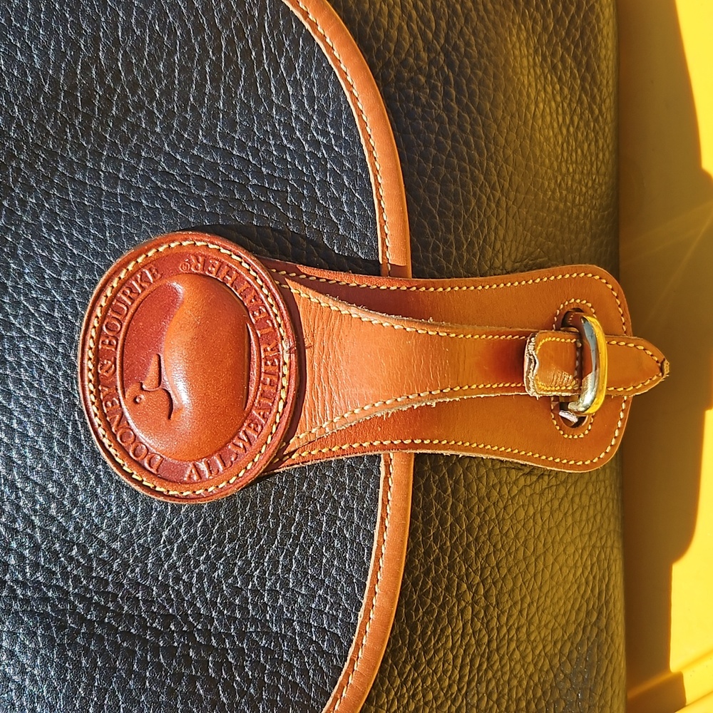 DOONEY & BOURKE❤️Vintage❤️VINTAGE ❤️All Weather ❤️Shoulder Bag - Picture 2 of 8